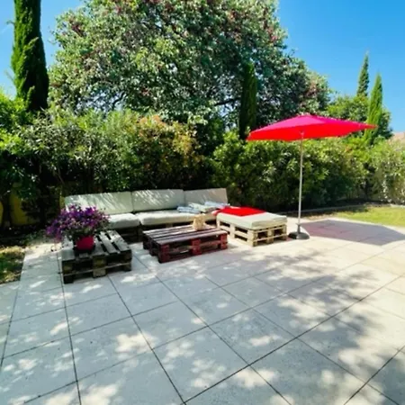 Appartement Spacious Cocoon With Pool In *