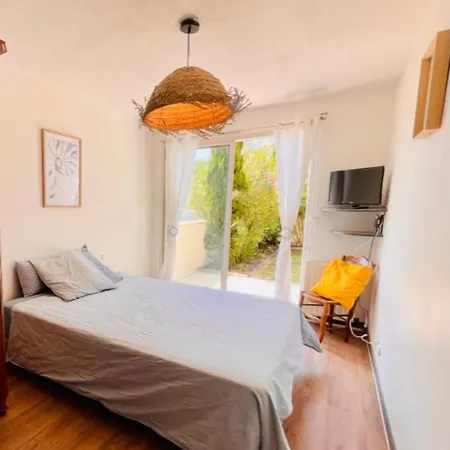 Spacious Cocoon With Pool In Appartement La Rochelle (Charente-Maritime)